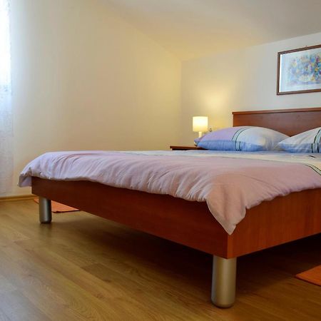 Peter Pan Apartments Palit Екстер'єр фото