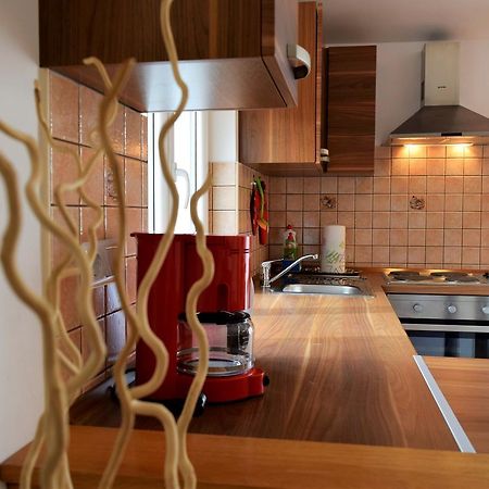 Peter Pan Apartments Palit Екстер'єр фото