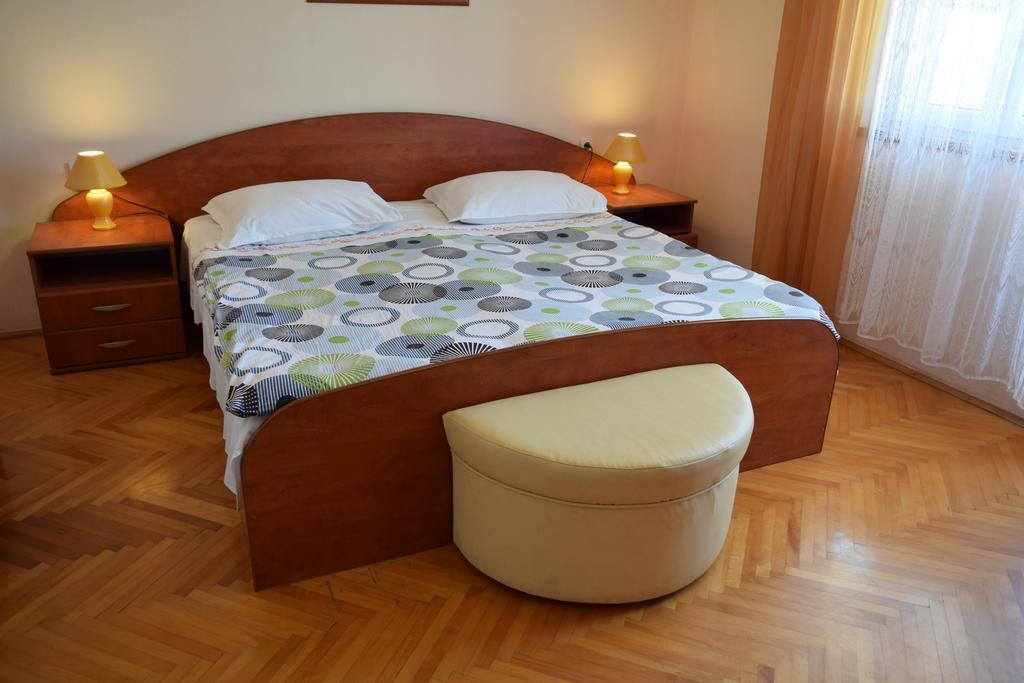 Peter Pan Apartments Palit Екстер'єр фото