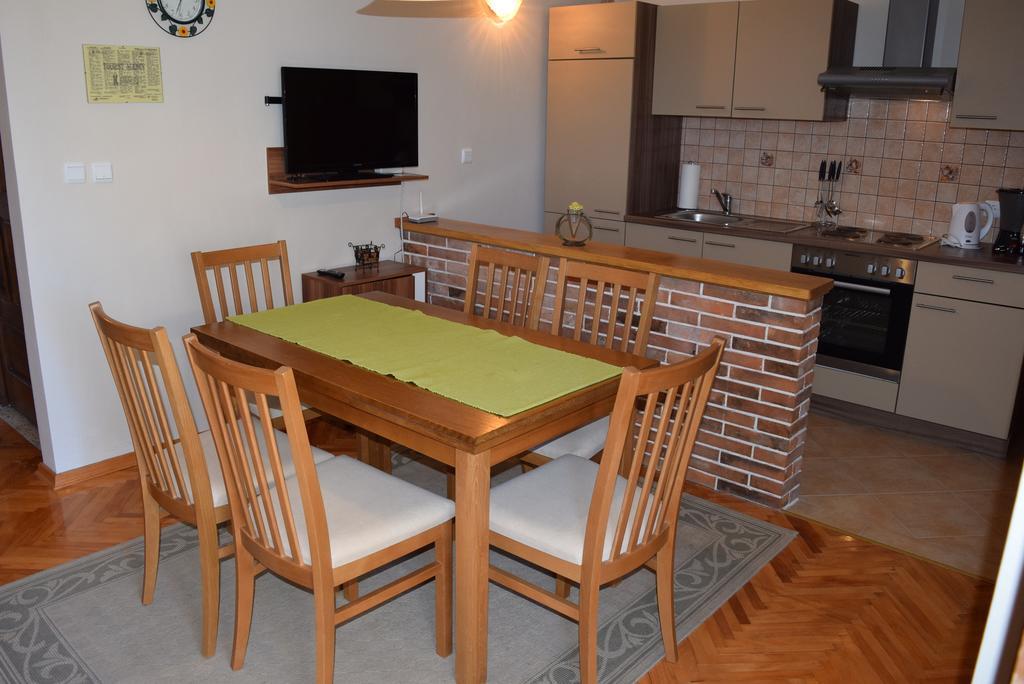 Peter Pan Apartments Palit Екстер'єр фото