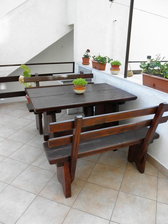 Peter Pan Apartments Palit Екстер'єр фото