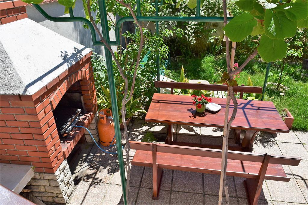 Peter Pan Apartments Palit Екстер'єр фото