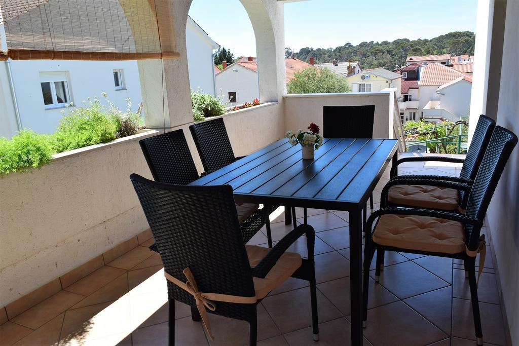 Peter Pan Apartments Palit Екстер'єр фото