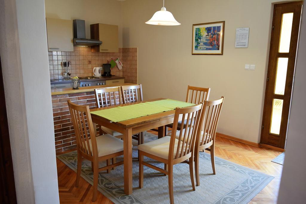 Peter Pan Apartments Palit Екстер'єр фото
