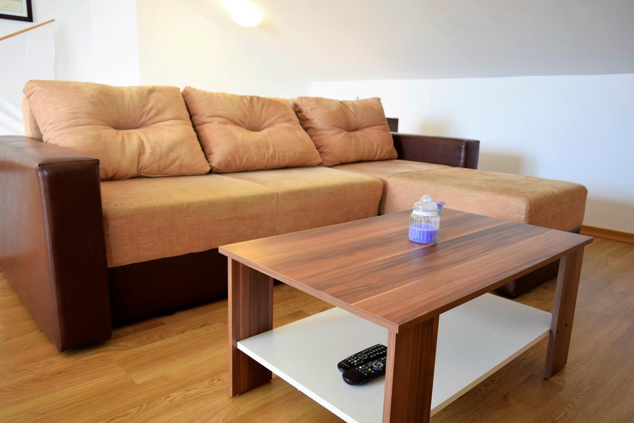 Peter Pan Apartments Palit Екстер'єр фото