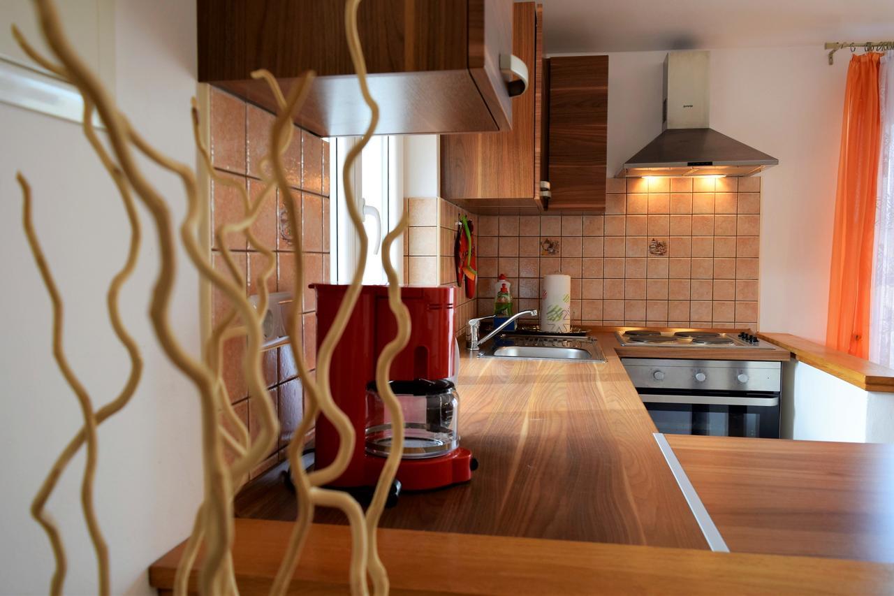 Peter Pan Apartments Palit Екстер'єр фото