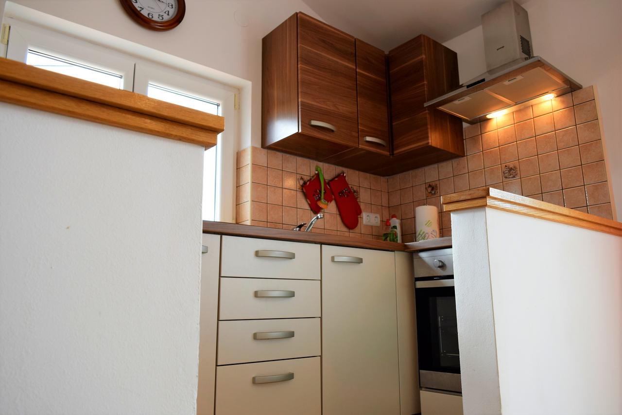 Peter Pan Apartments Palit Екстер'єр фото