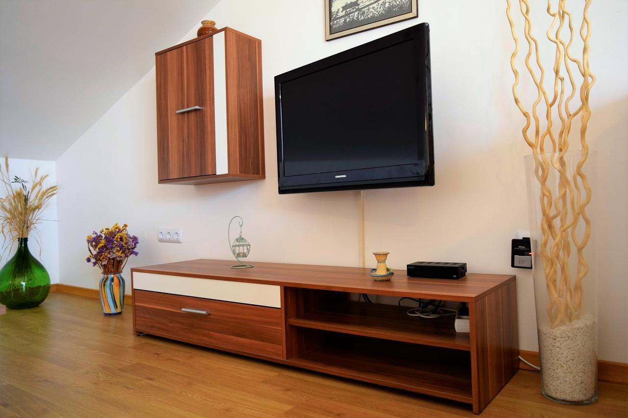 Peter Pan Apartments Palit Екстер'єр фото